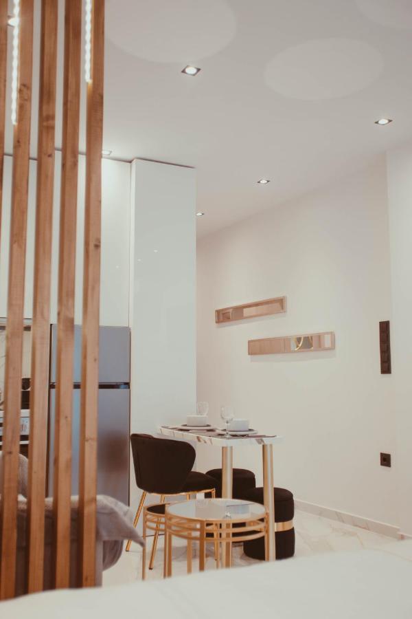 Aelia - Luxury Central Suite Alexandroupoli Bagian luar foto
